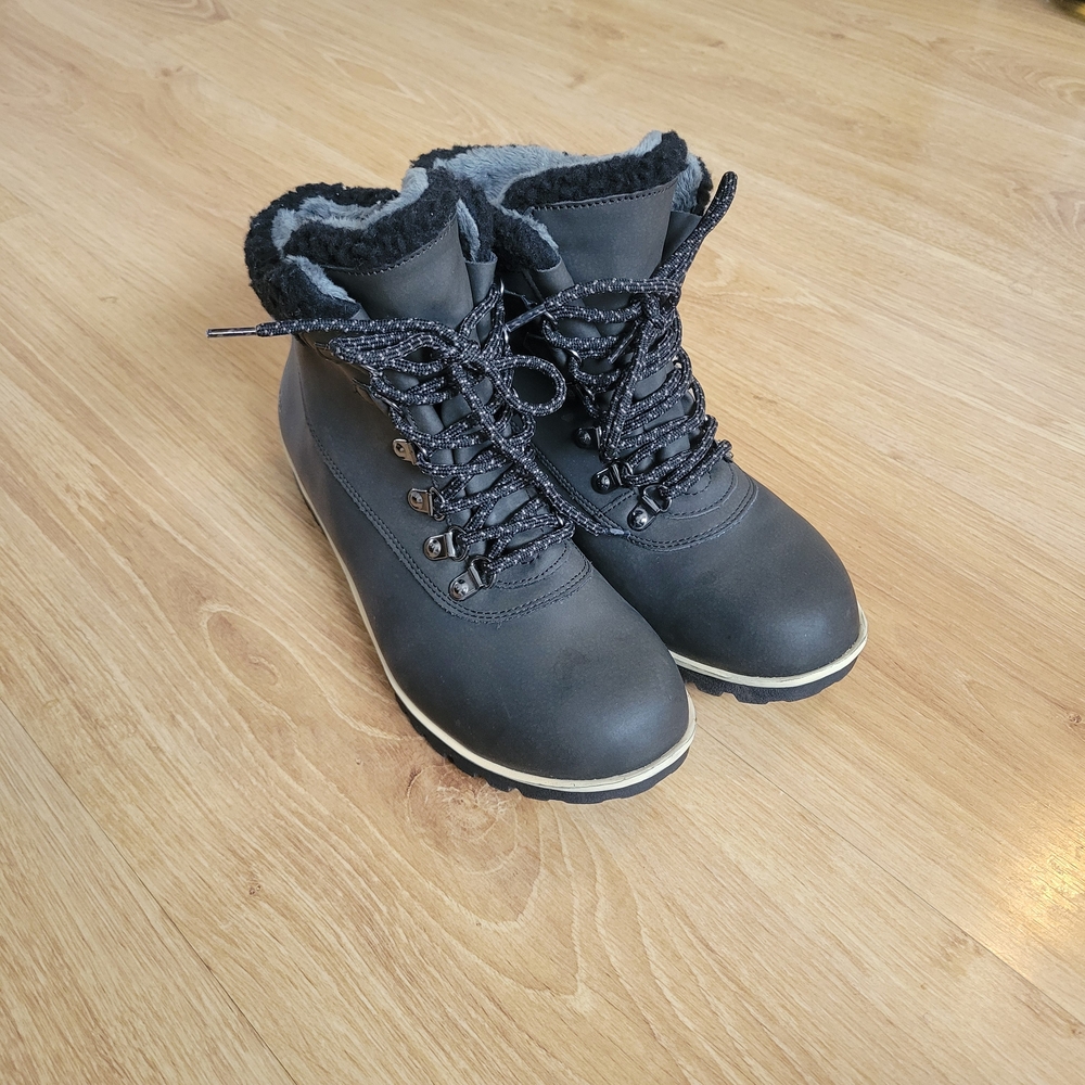 JBU Black Winter Boots with Gray Lining